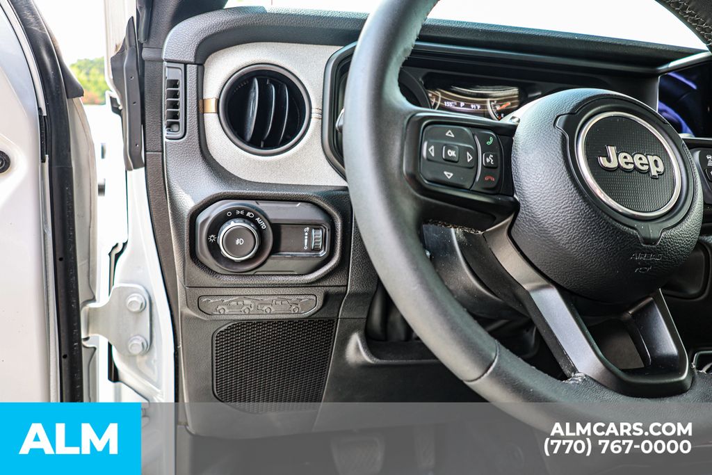 2025 Jeep Wrangler #23