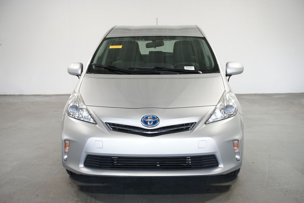 Thumbnail: 2012 Toyota Prius v - 2