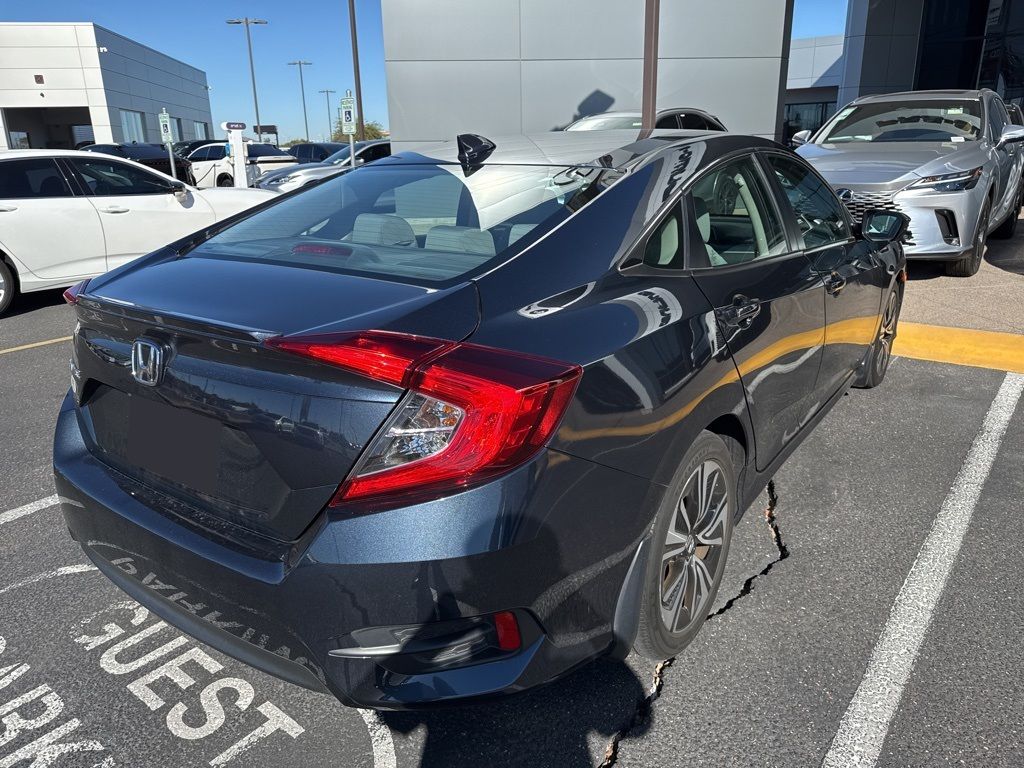 Thumbnail: 2017 Honda Civic - 5