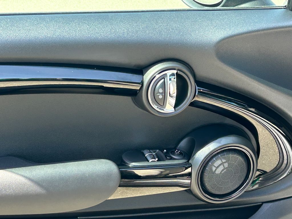 2021 MINI Cooper SE 12