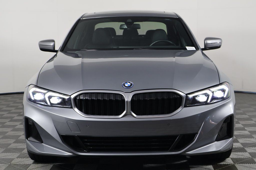 Thumbnail: 2023 BMW 3 Series - 2