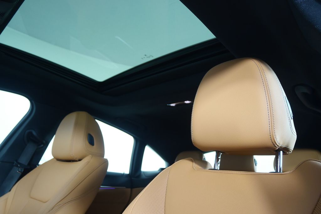 Thumbnail: 2023 BMW i4 - 11