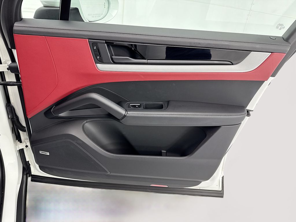 Thumbnail: 2024 Porsche Cayenne - 25