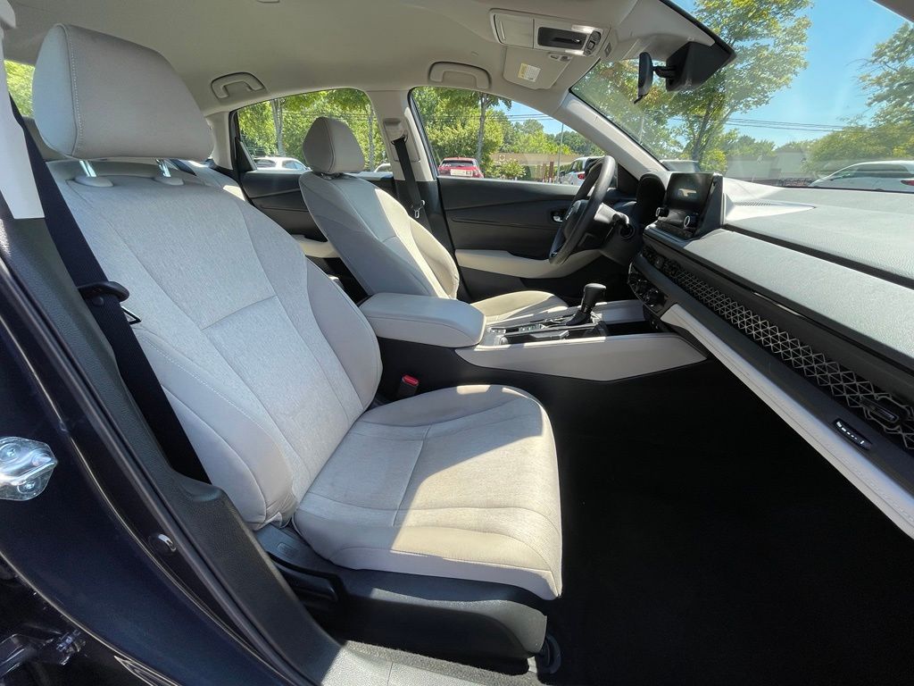Thumbnail: 2025 Honda Accord - 32