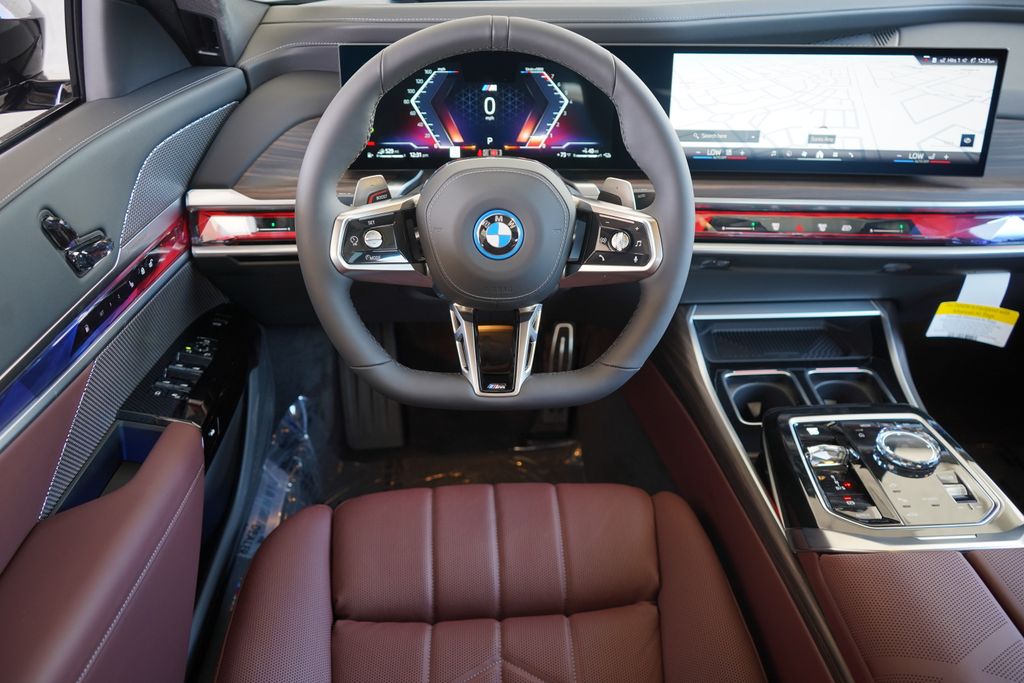 Thumbnail: 2025 BMW 7 Series - 17