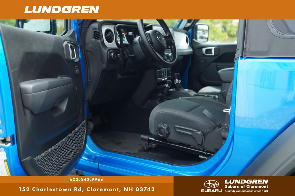 Used 2025 Jeep Wrangler SUV