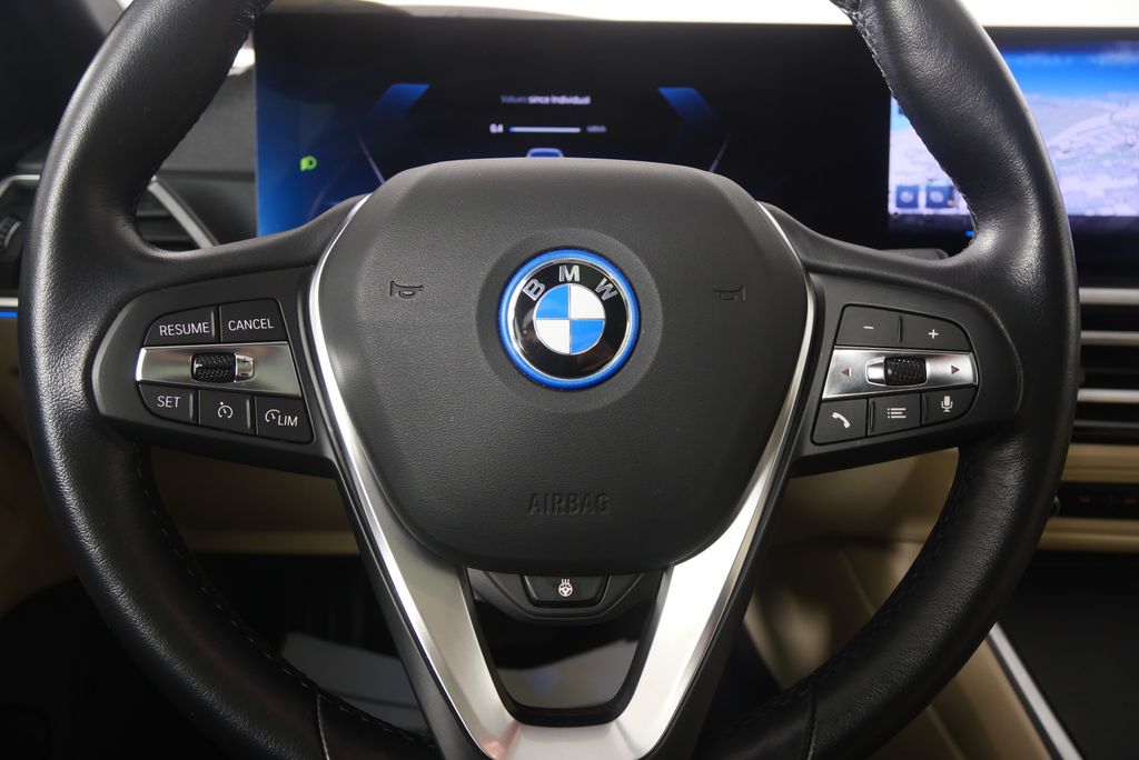 Thumbnail: 2023 BMW i4 - 18