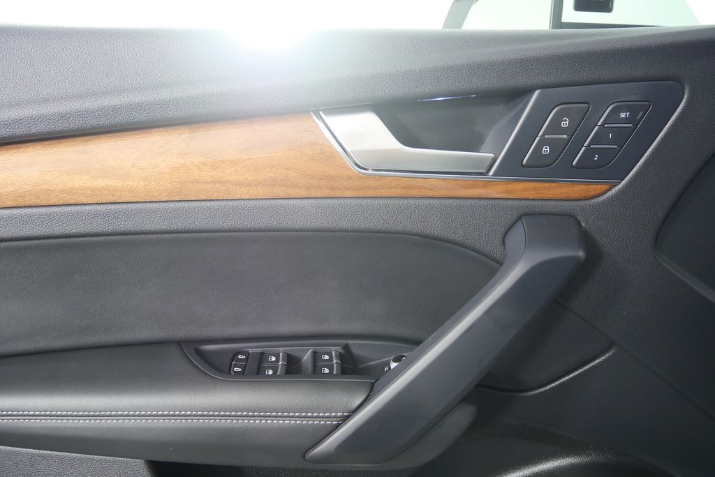Thumbnail: 2022 Audi Q5 - 8
