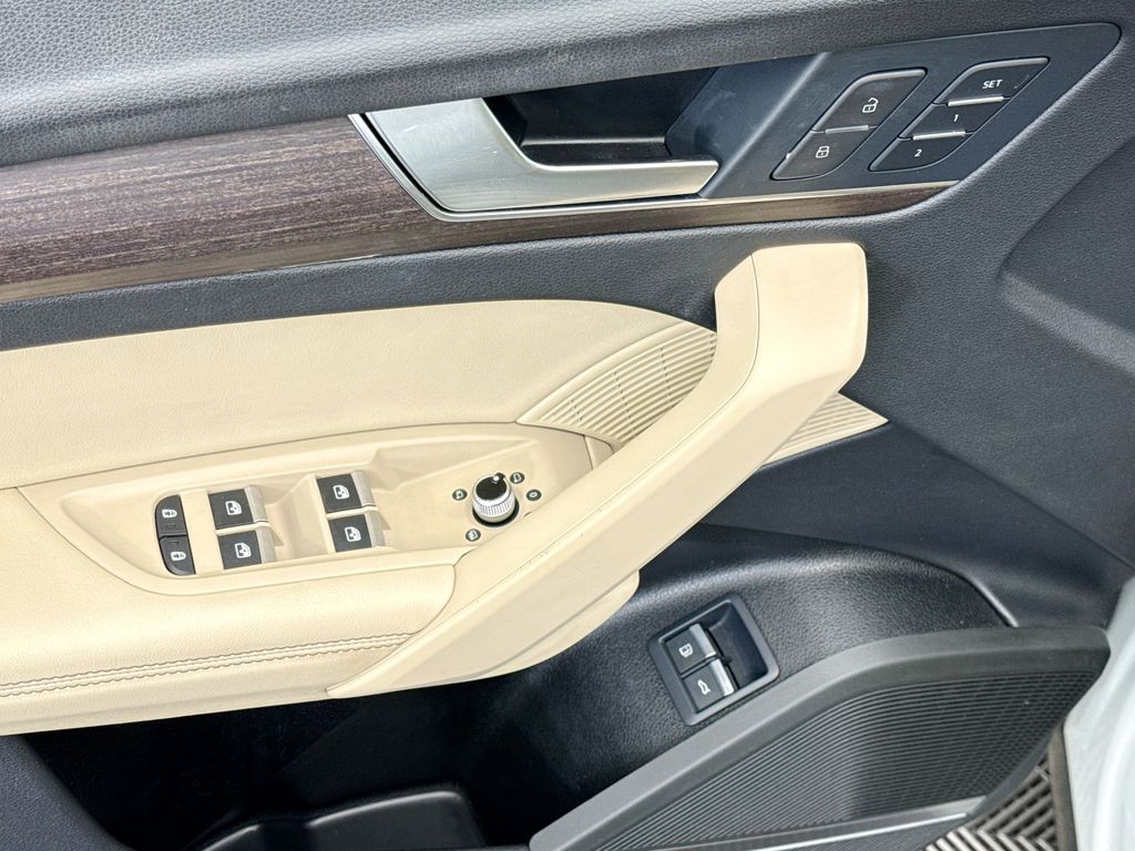 Thumbnail: 2023 Audi Q5 - 21