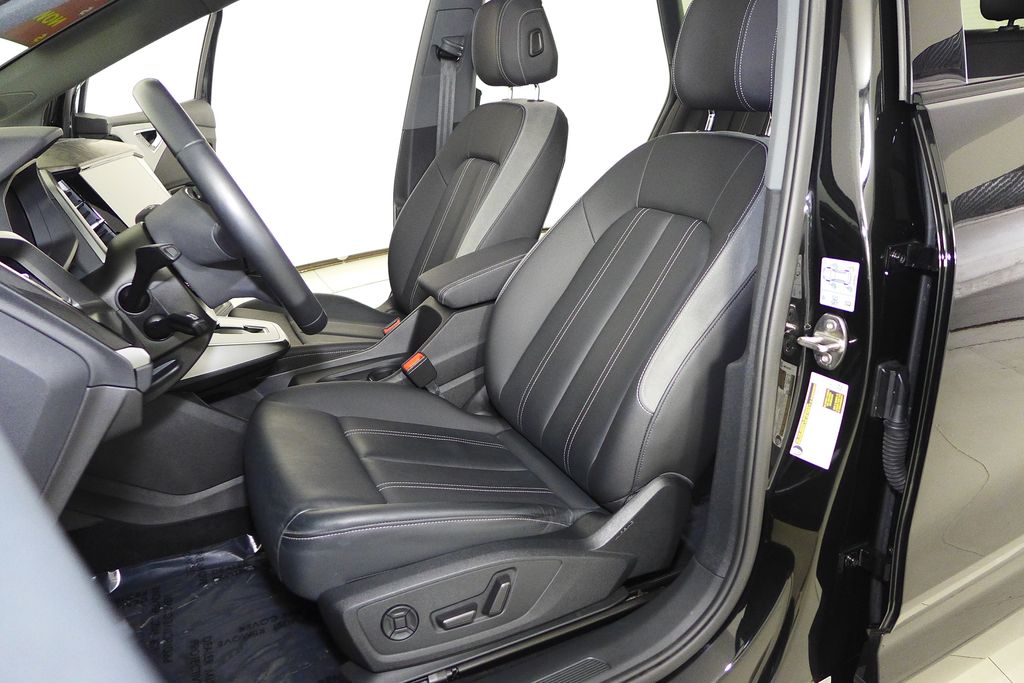 Thumbnail: 2023 Audi Q4 e-tron - 22