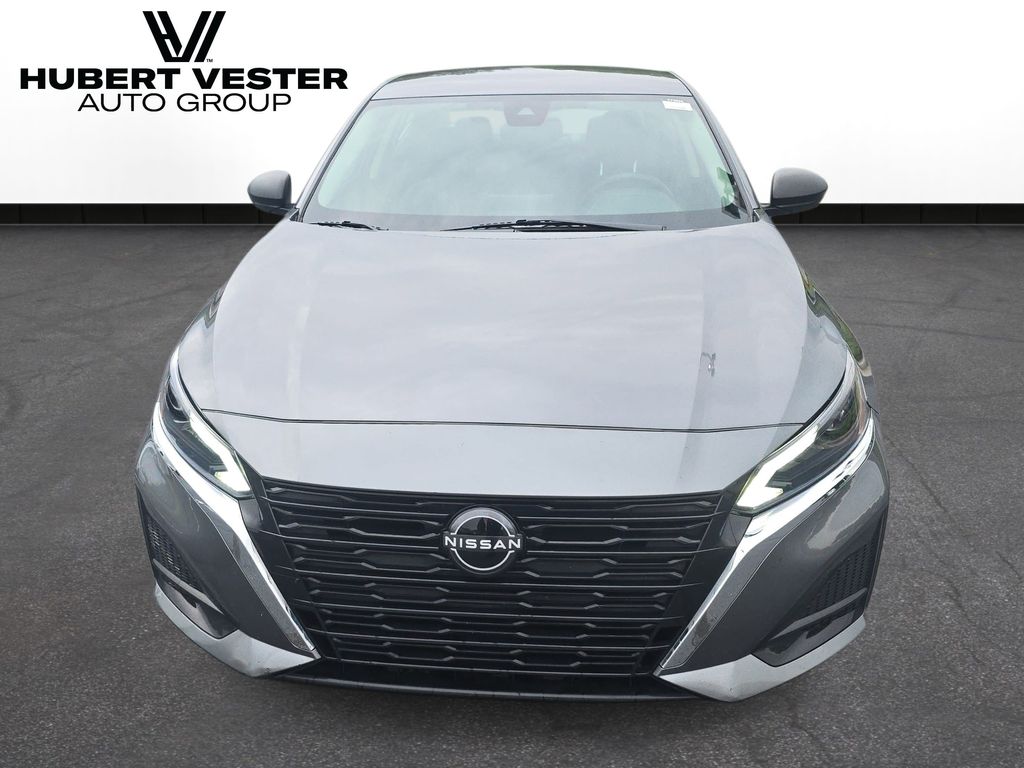Used 2024 Nissan Altima Sedan