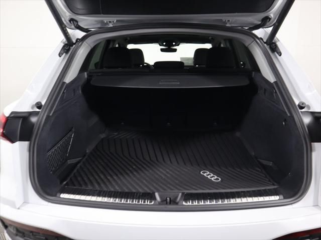 Thumbnail: 2025 Audi Q5 - 30