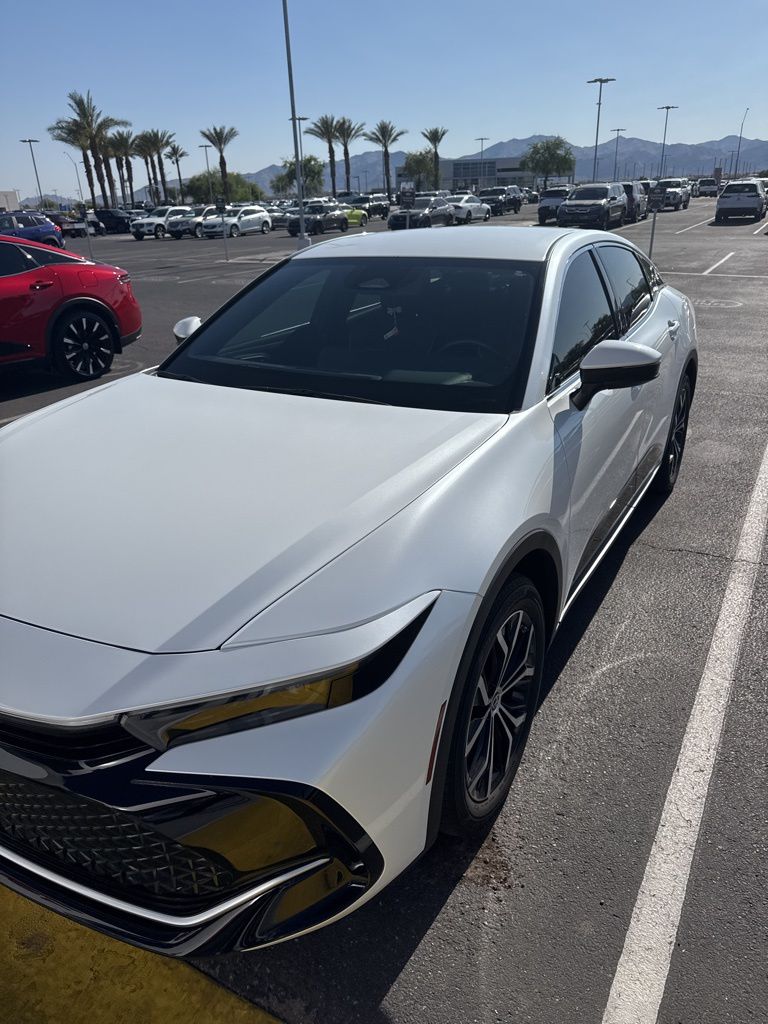 2023 Toyota Crown XLE 2