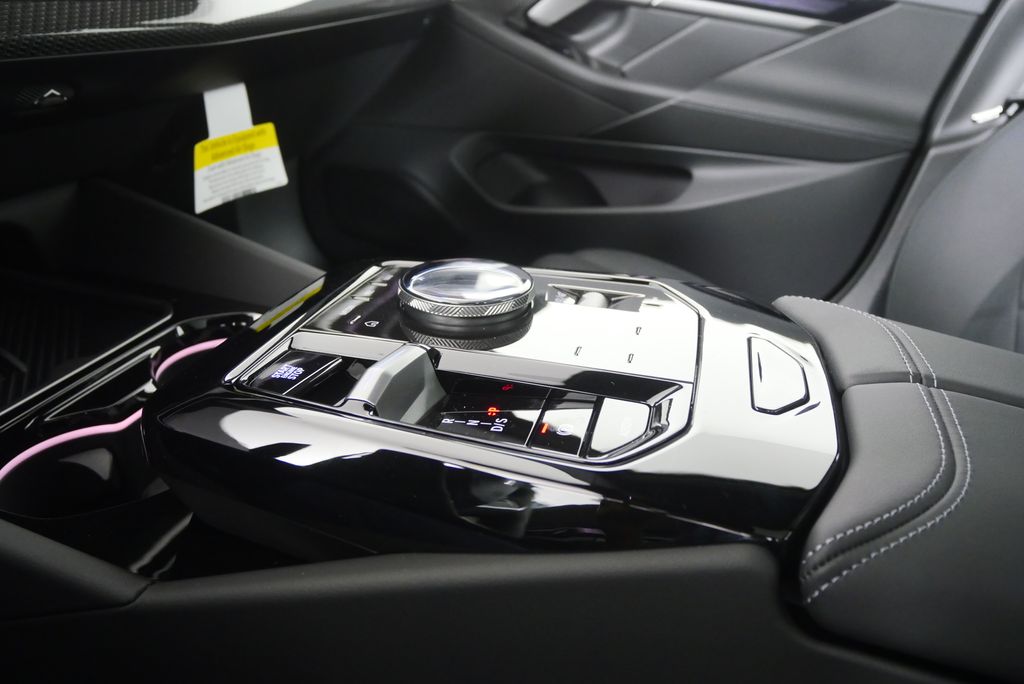 Thumbnail: 2027 BMW 5 Series - 22