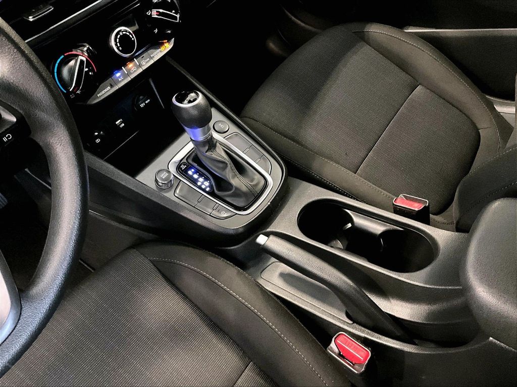 2022 Hyundai Kona — photo 21