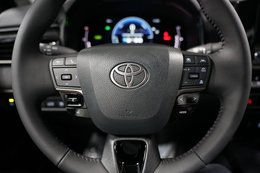 2025 Toyota Camry LE 12