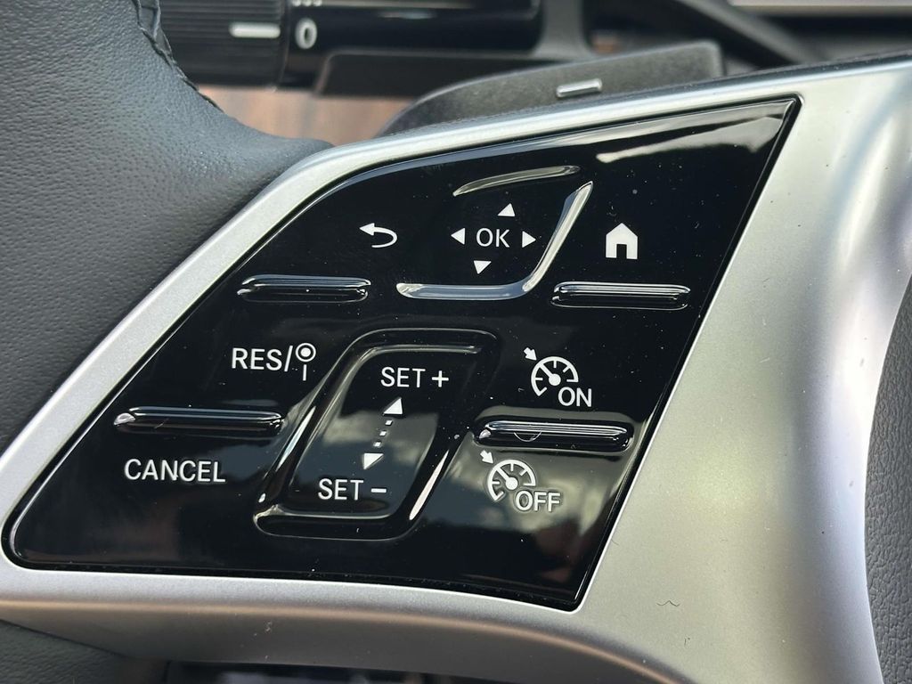 2025 Mercedes-Benz C-Class C 300 21