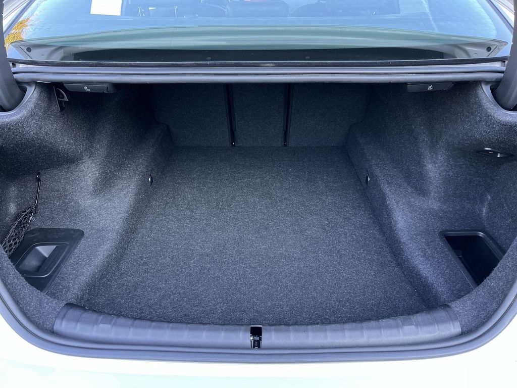 Thumbnail: 2023 BMW 5 Series - 25