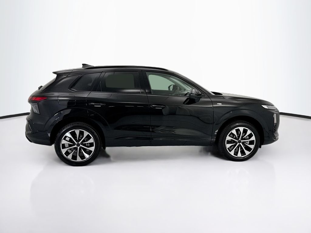 Thumbnail: 2026 Audi Q3 - 4
