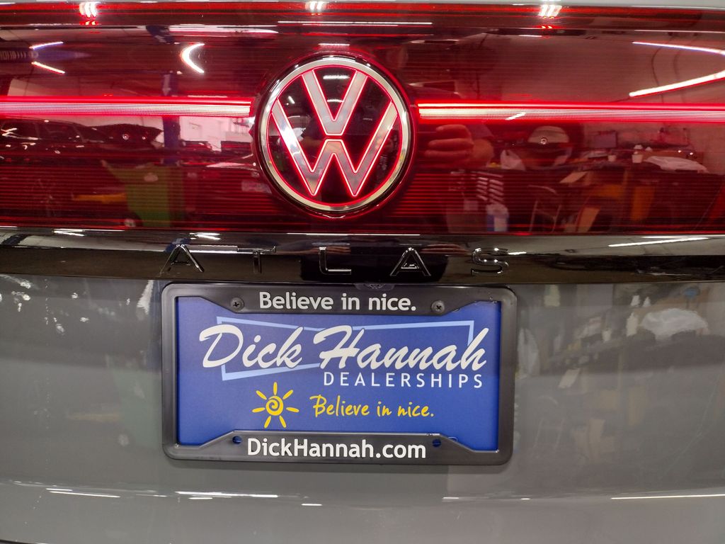 2026 Volkswagen Atlas Cross Sport 2.0T SEL R-Line Black