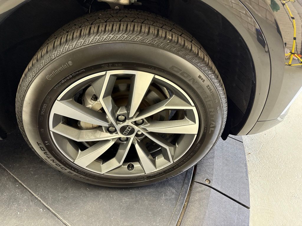 Thumbnail: 2023 Audi Q5 - 14