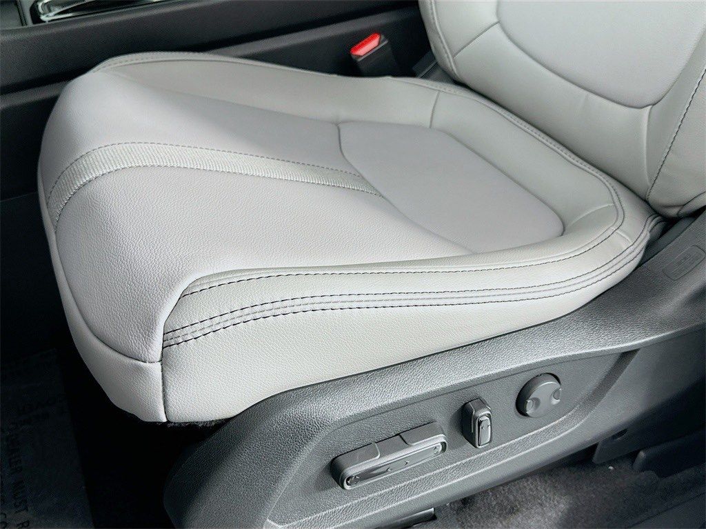 Used Car 2025 Honda Pilot  Touring For Sale Under $50,000 In Austin, Texas