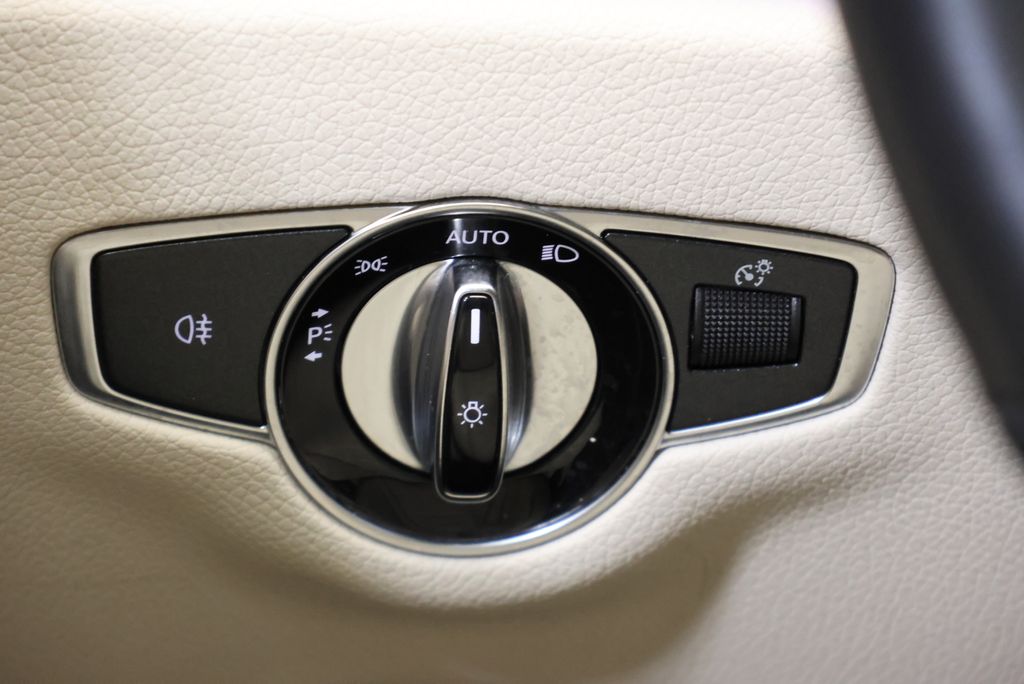 Thumbnail: 2019 Mercedes-Benz E-Class - 19