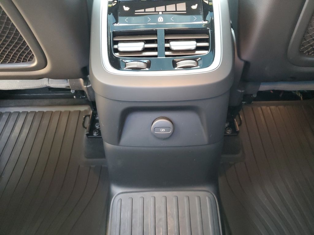 Used Car 2024 Volvo Xc90 Recharge Plug-in Hybrid  Ultimate For Sale In Austin, Texas