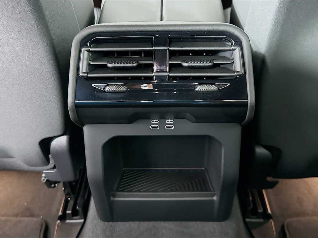 Thumbnail: 2026 BMW 5 Series - 18