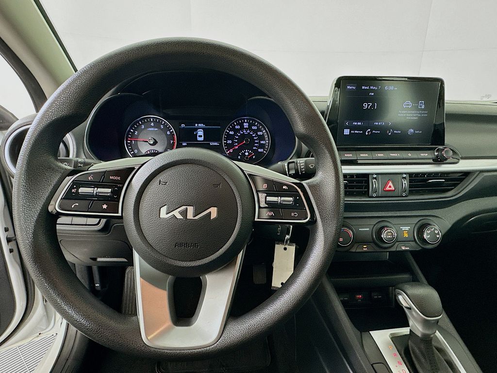2023 Kia Forte LXS 11