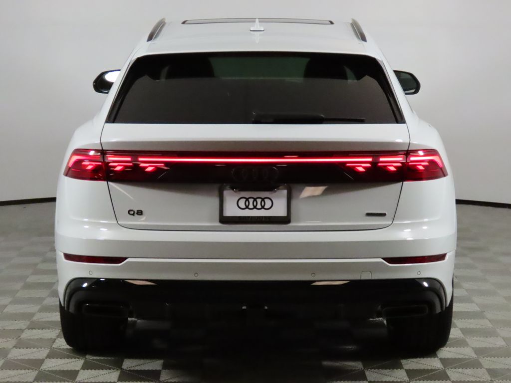 Thumbnail: 2026 Audi Q8 - 4