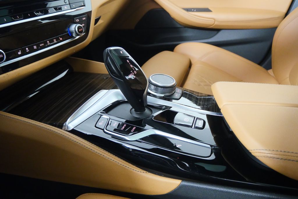 2022 BMW 5 Series 540i 27