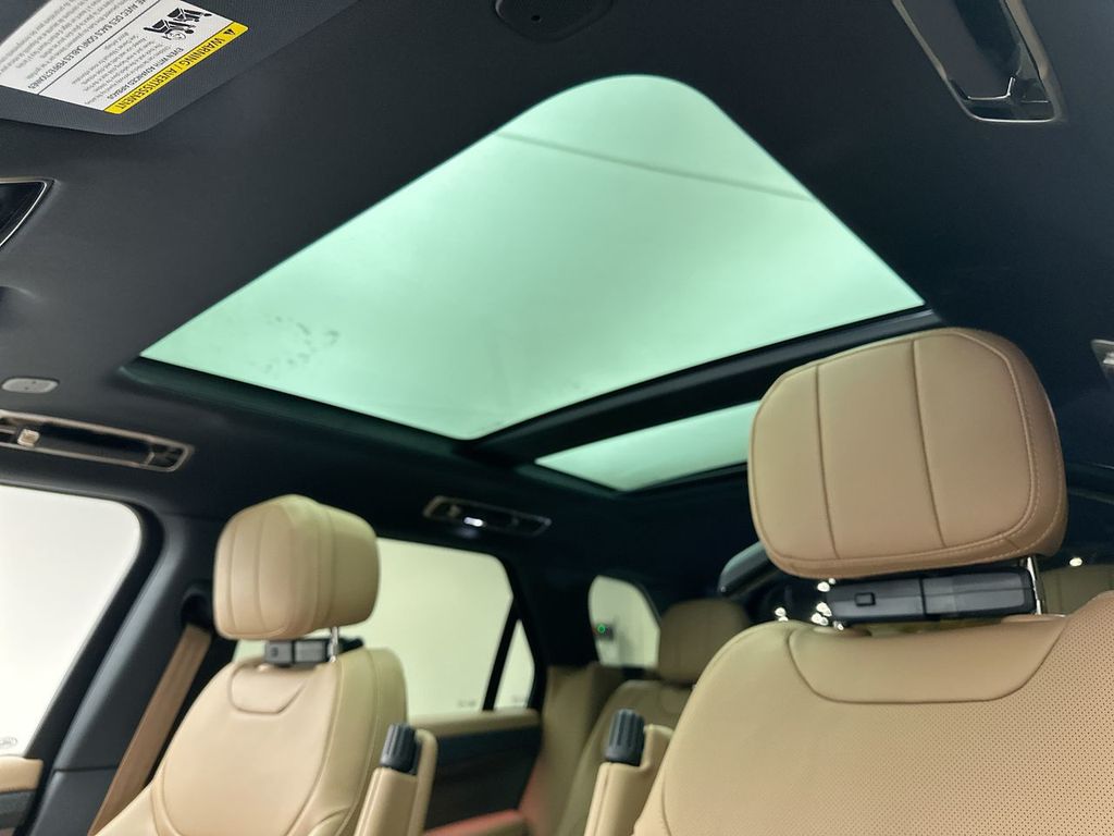 Thumbnail: 2026 Land Rover Range Rover Sport - 10