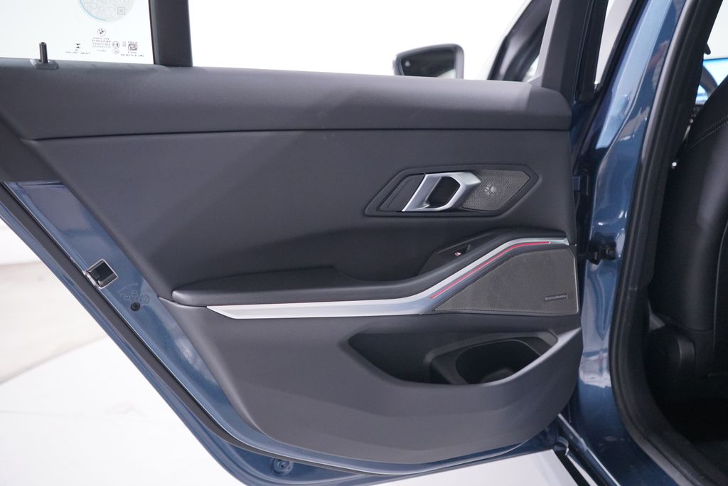Thumbnail: 2026 BMW 3 Series - 18