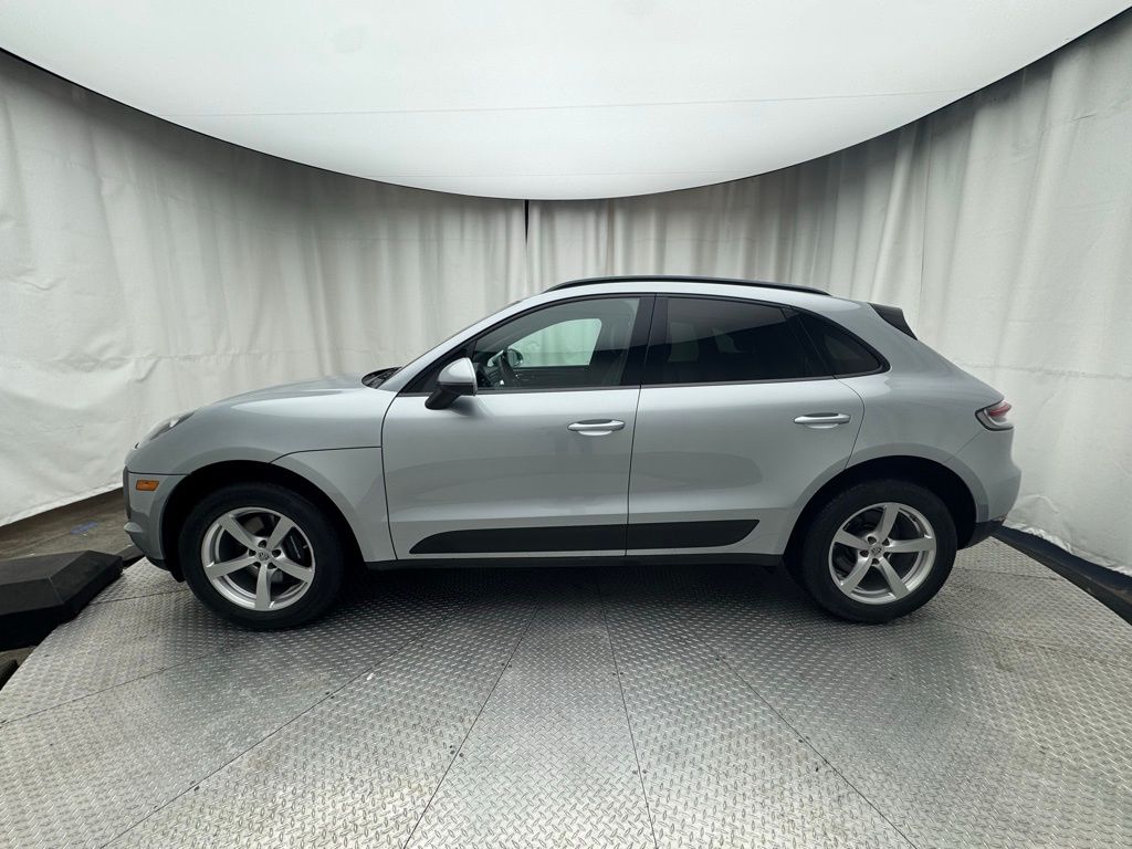2021 Porsche Macan  2