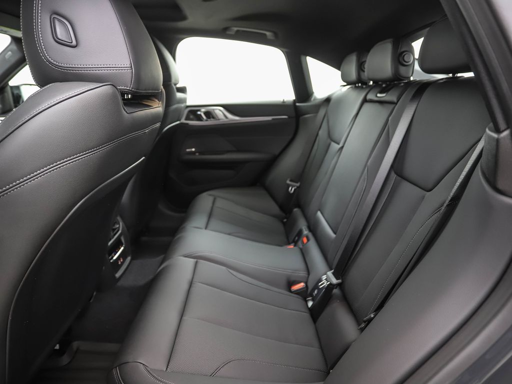 Thumbnail: 2026 BMW 4 Series - 21