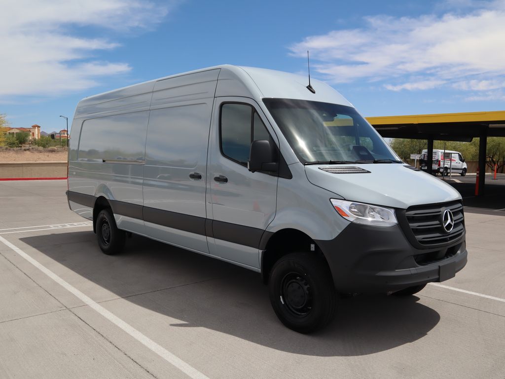 Thumbnail: 2025 Mercedes-Benz Sprinter - 3