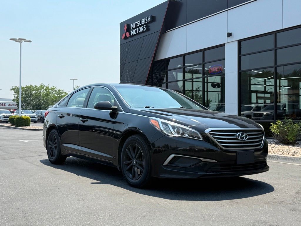 Phantom Black 2016 Hyundai Sonata Sedan Front-Wheel Drive 6-Speed Automatic