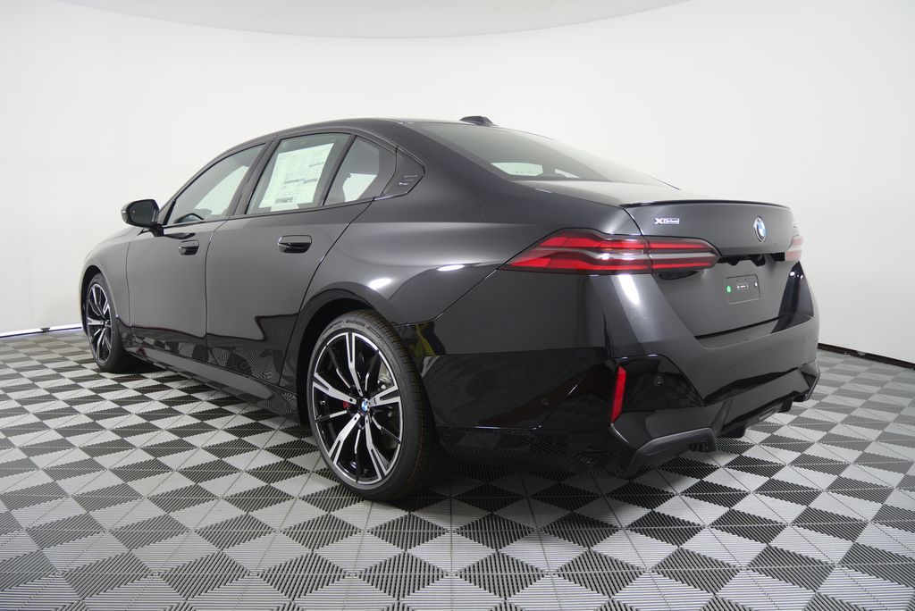 Thumbnail: 2027 BMW 5 Series - 5