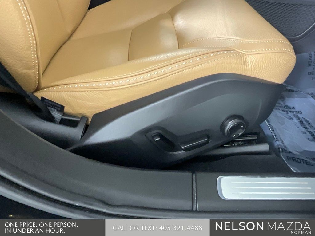 Used 2018 Black Volvo T6 AWD image 29