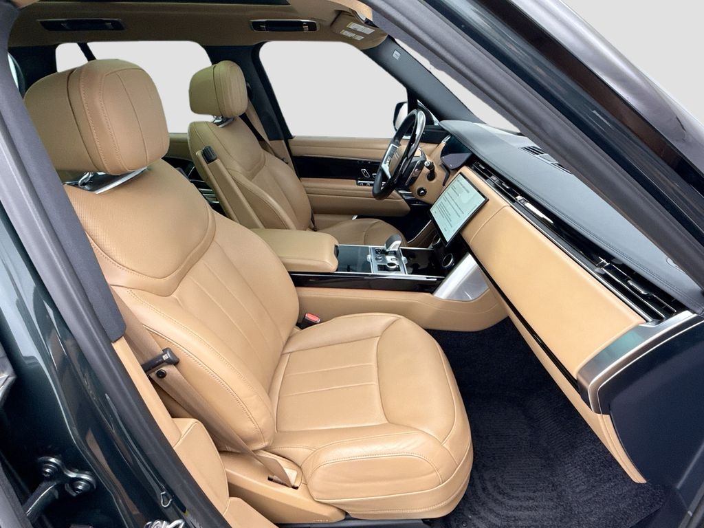 Thumbnail: 2023 Land Rover Range Rover - 22