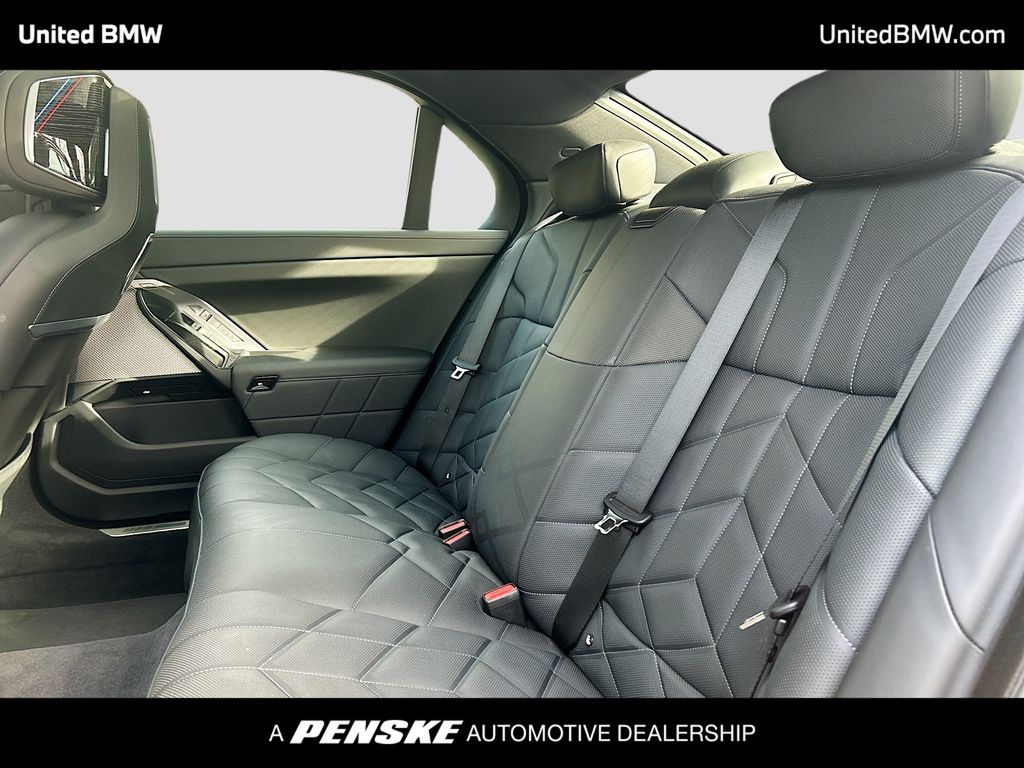 Thumbnail: 2023 BMW 7 Series - 13