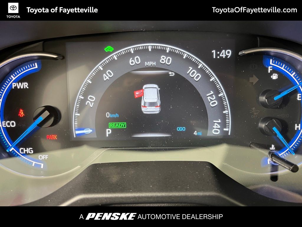 2025 Toyota RAV4 XLE 32
