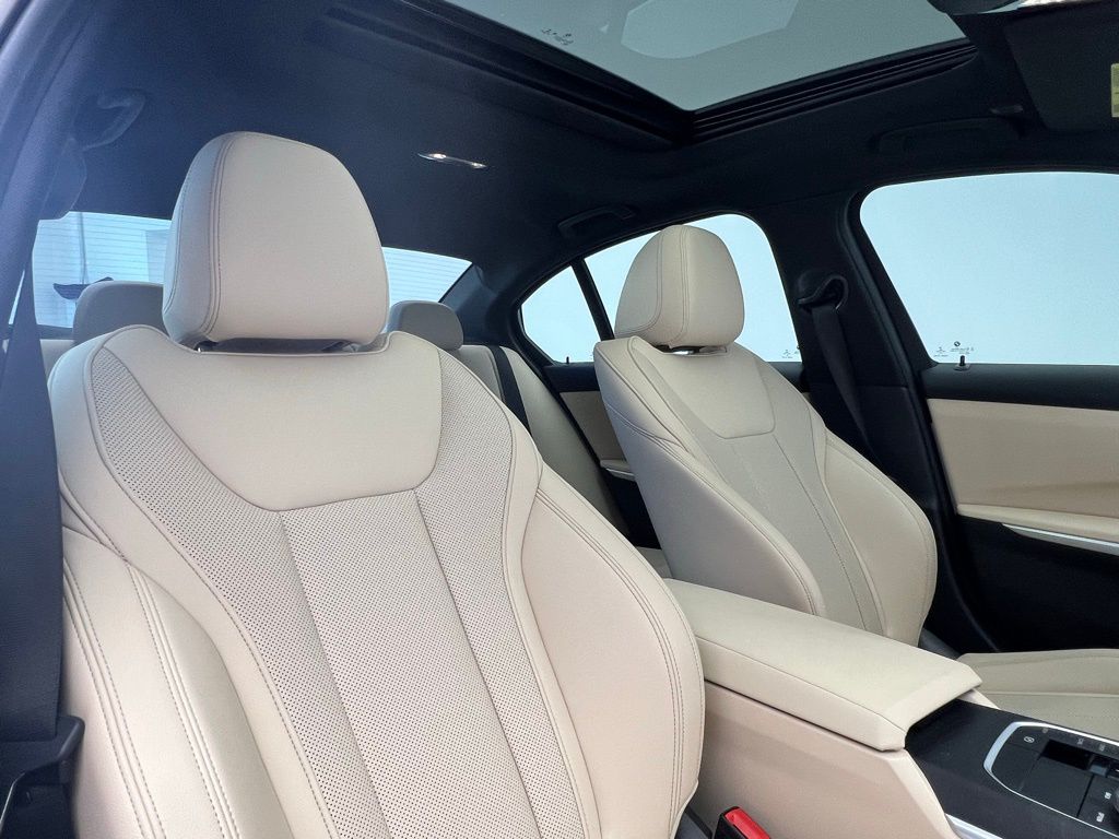 2023 BMW 3 Series 330i 8
