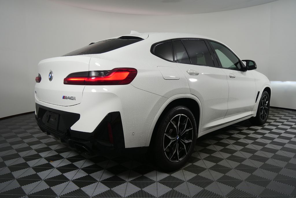 Thumbnail: 2025 BMW X4 - 3