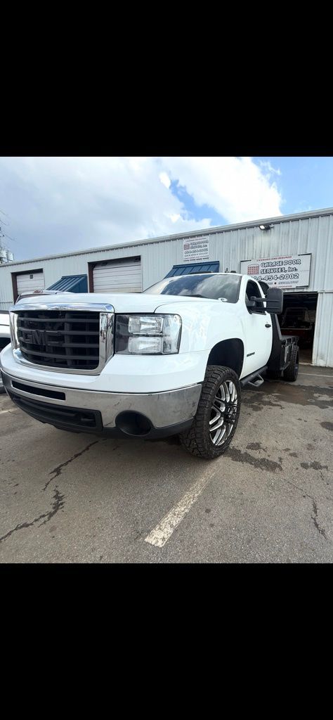 Summit White 2009 GMC Sierra 3500HD Chassis Work Truck RWD Pickup Truck 4X2 6-Speed Automatic Overdrive