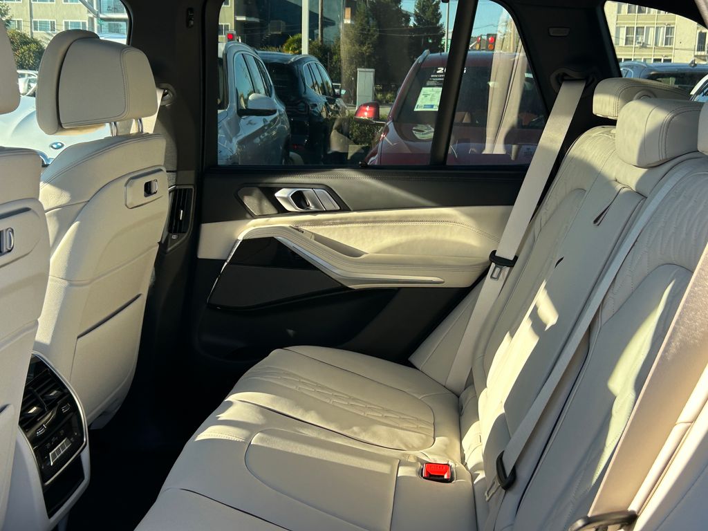 Thumbnail: 2026 BMW X5 - 30