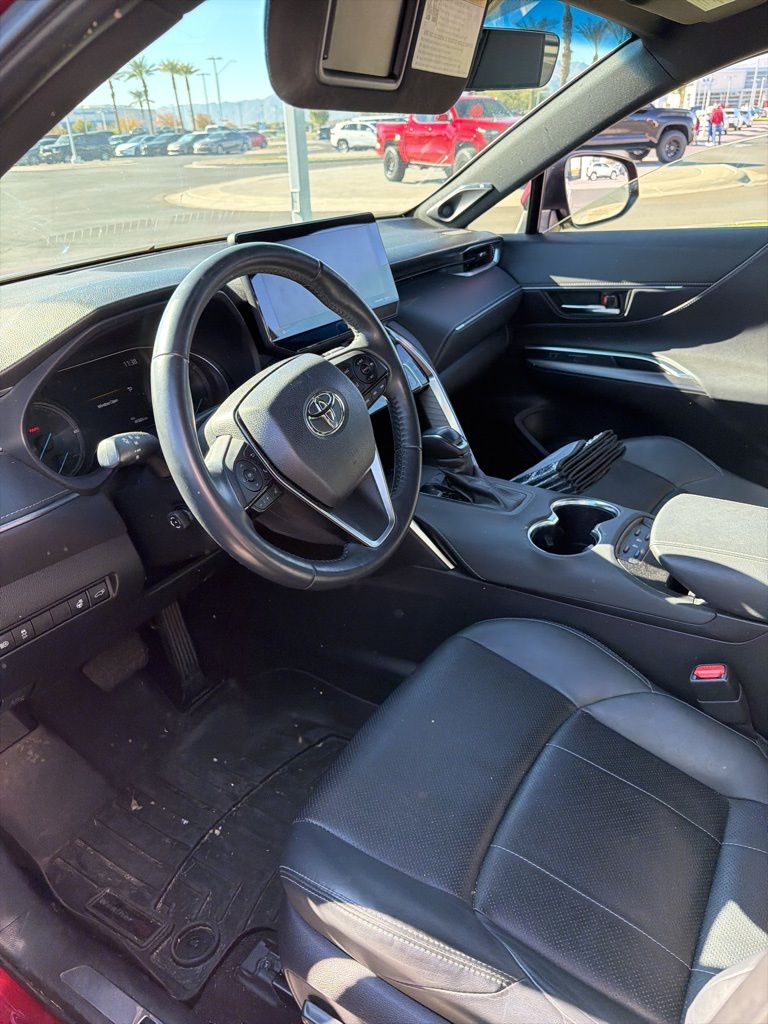 Thumbnail: 2021 Toyota Venza - 6