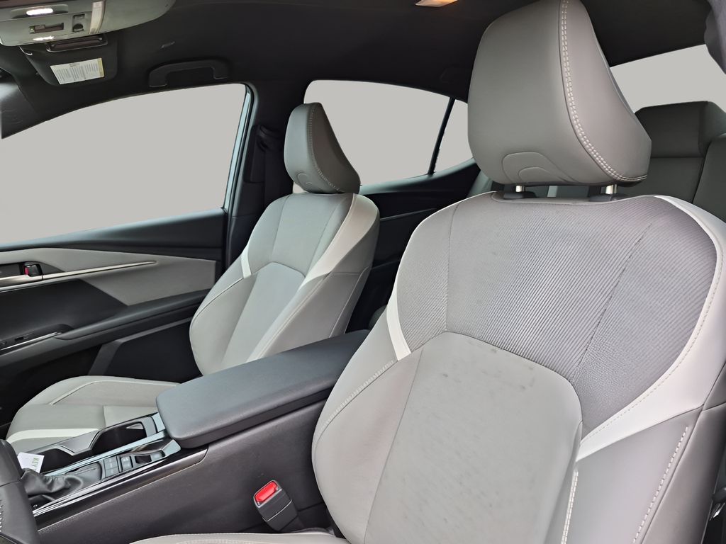 Used 2025  Toyota SE image 30