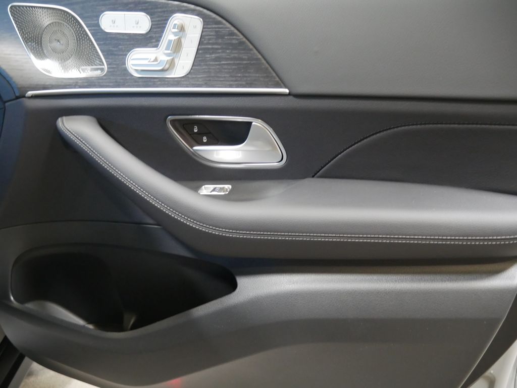 Thumbnail: 2026 Mercedes-Benz GLE - 27